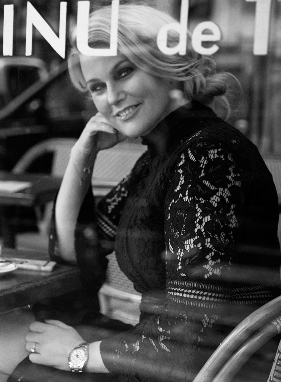 Photo: Fahrman mor/barnkollektion AW17 Launch: 2017-45 AD: WAG Photo planning: Search term: Image name: AEAD Image content: 7002758-01 Dress Saima 7004089-01 Sandalett Florence 7003287-01 Top Shahin. 7002754-01 Trousers Samira Fahrmans 7004089-01 Sand